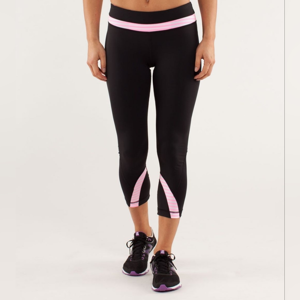 Lululemon Run Inspire Crop Leggings Black Classic Stripe White Pink Shell Size 6
